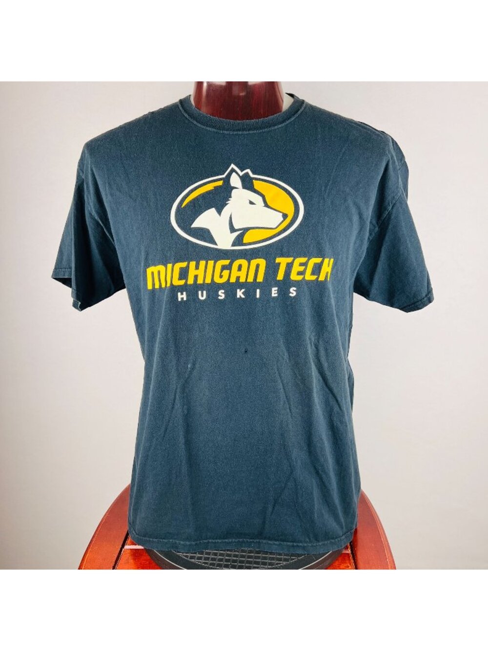Michigan Tech Huskies Logo XL T-Shirt Shirt
